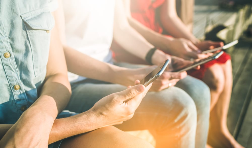 como-vender-imoveis-pelo-whatsapp-celular-loft